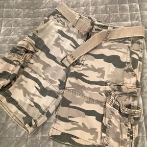Austin Clothing Co. Desert Camo Cargo Shorts in Beige & Olive